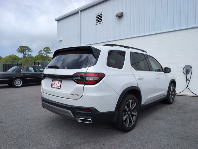 Used 2023 Honda Pilot Elite image 3