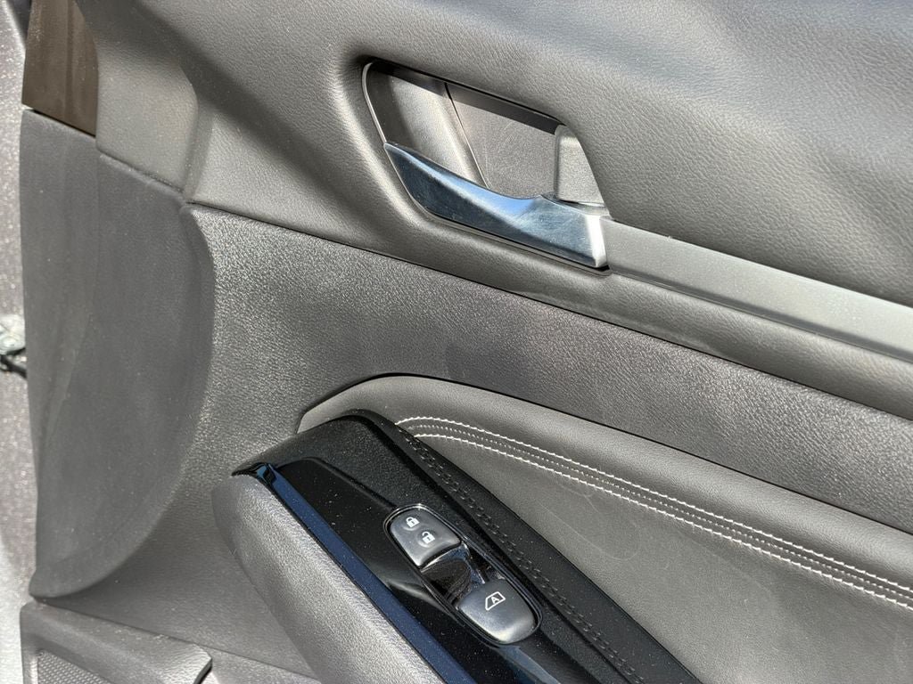 Used 2020 Nissan Altima 2.0 Platinum FWD image 25