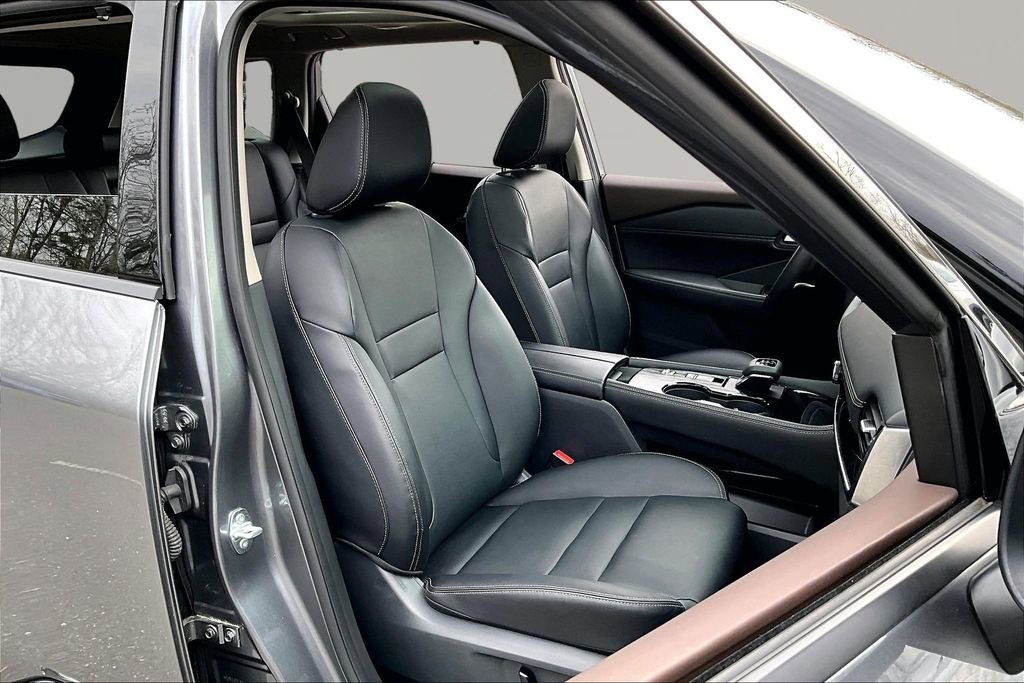 Used 2023 Nissan Rogue SL w/ SL Premium Package image 23