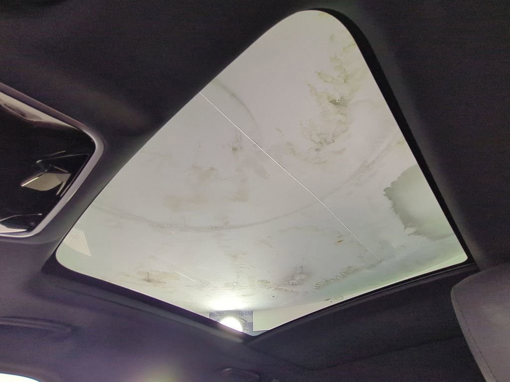 Used 2025 Land Rover Range Rover Velar Dynamic SE image 24