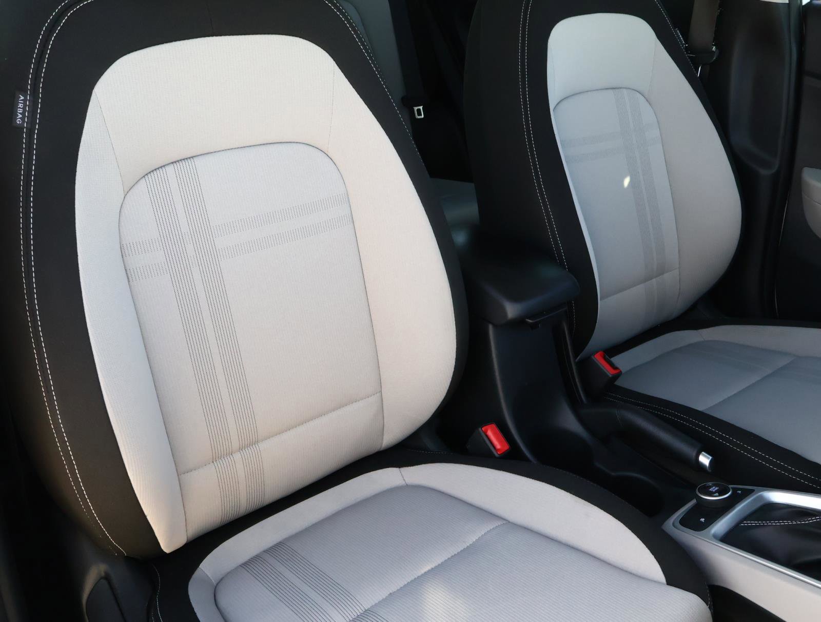 Used 2021 Hyundai Venue SEL w/ Premium Package image 17