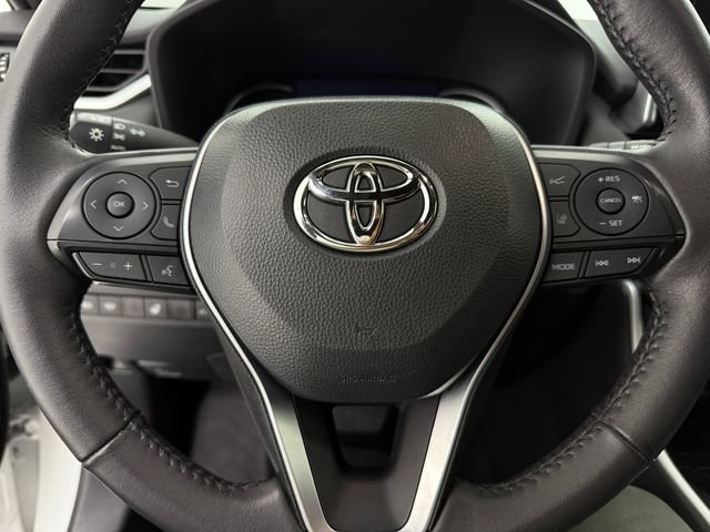 Used 2024 Toyota RAV4 SE w/ Convenience Package image 9