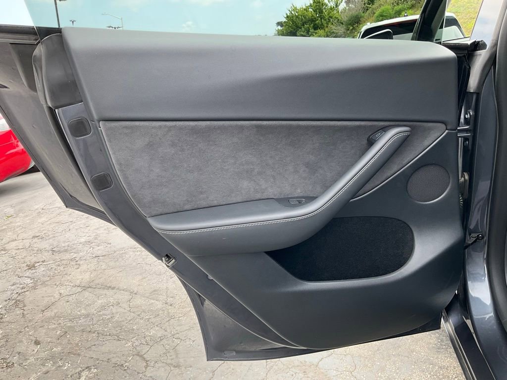 Used 2023 Tesla Model Y 2WD image 50