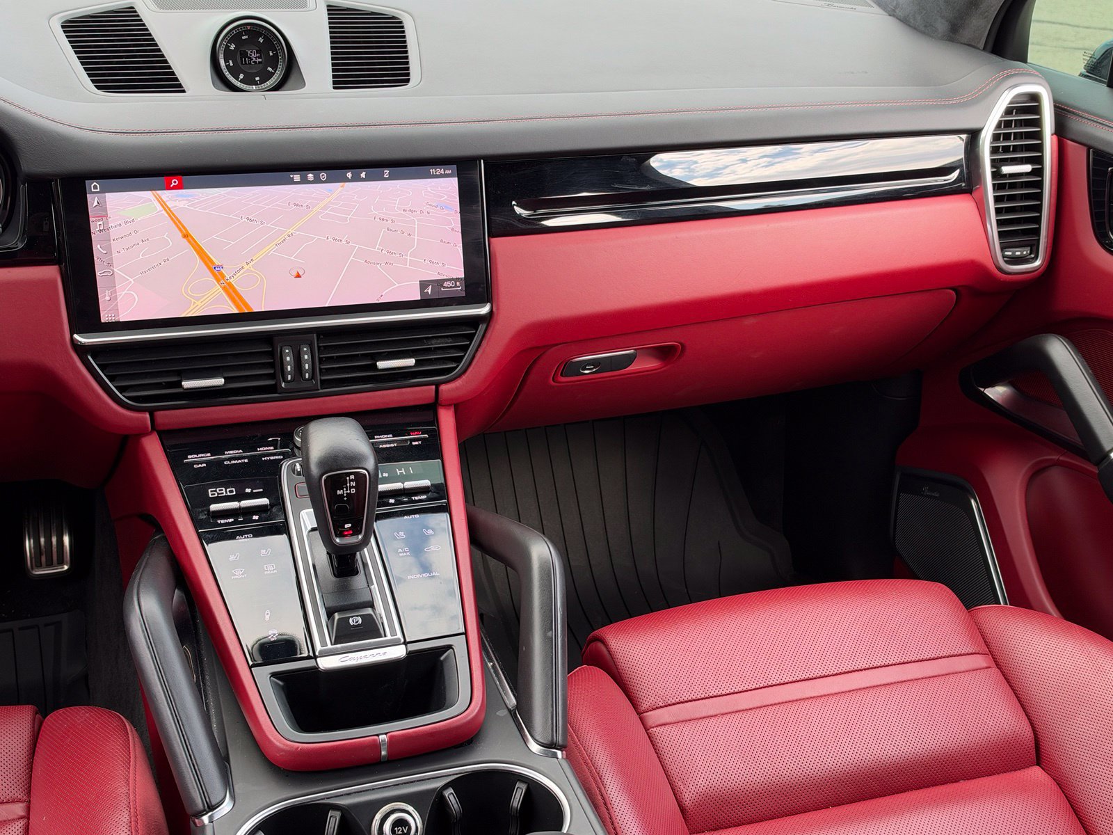 Certified 2020 Porsche Cayenne Turbo S AWD/4WD image 30