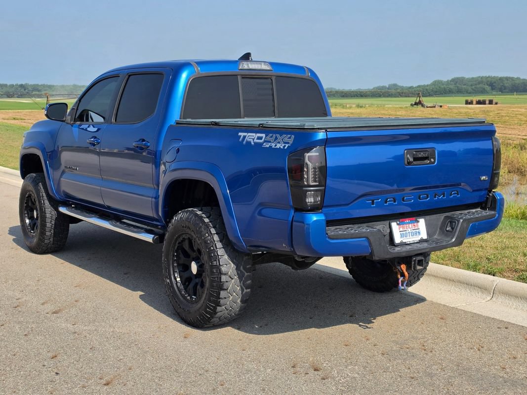 Used 2016 Toyota Tacoma TRD Sport w/ Towing Package AWD/4WD image 9