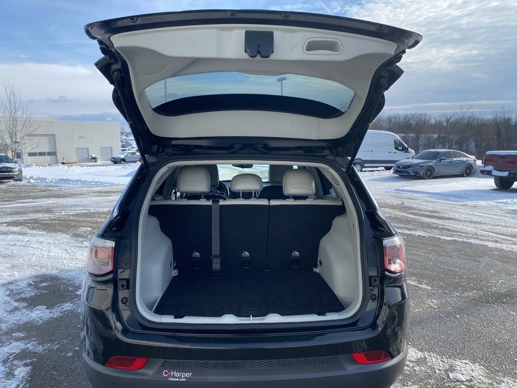 Used 2017 Jeep Compass Latitude image 16