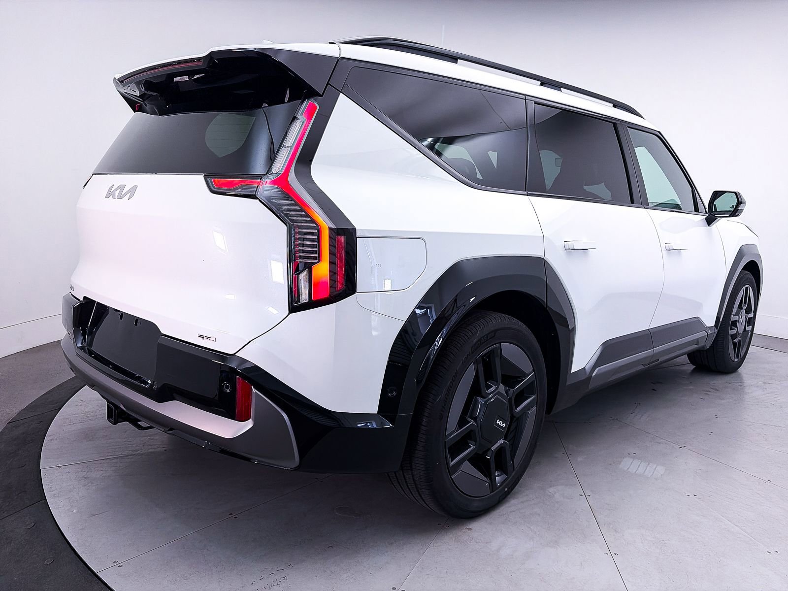 Used 2024 Kia EV9 GT-Line AWD/4WD image 18