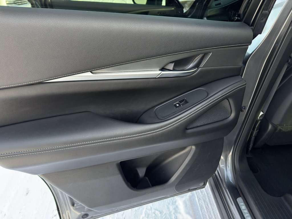 Used 2023 INFINITI QX60 Luxe image 32