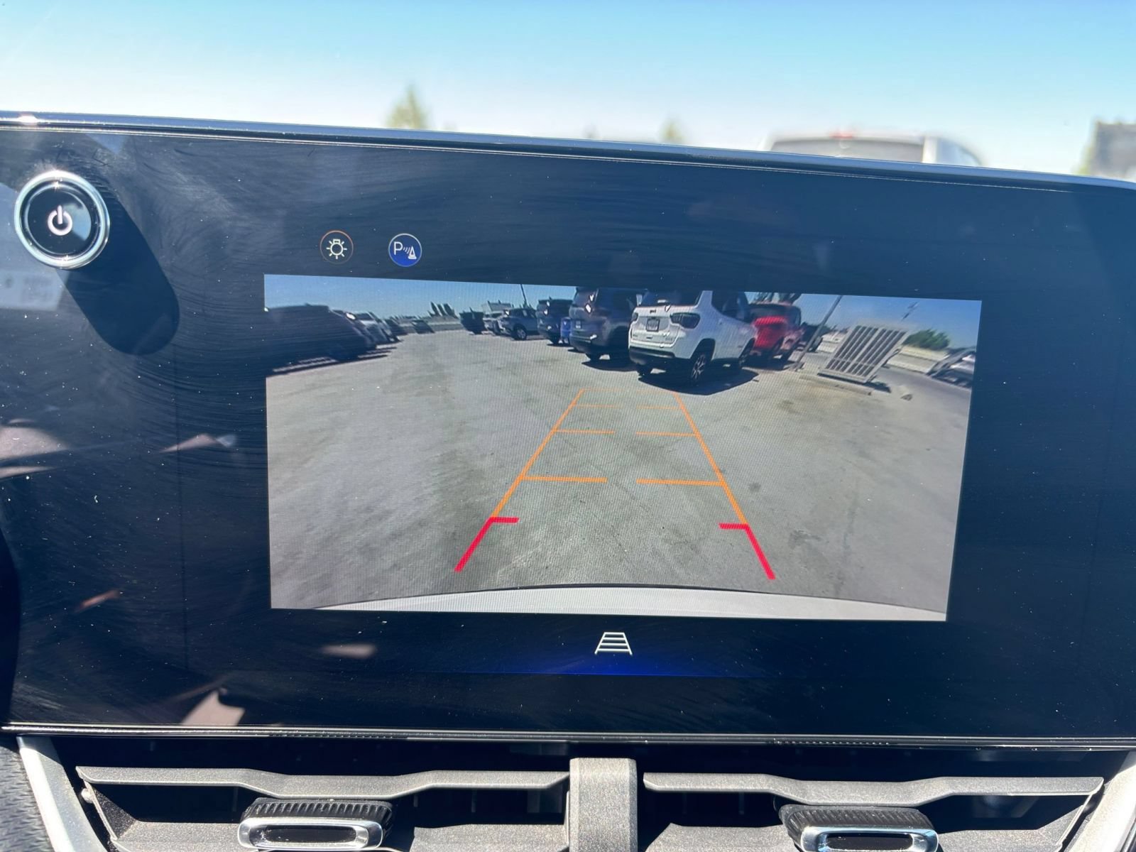 Used 2025 Chevrolet Equinox LT FWD image 23