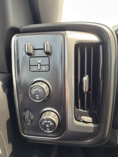 Used 2018 Chevrolet Silverado 1500 LTZ w/ Sport Package AWD/4WD image 15