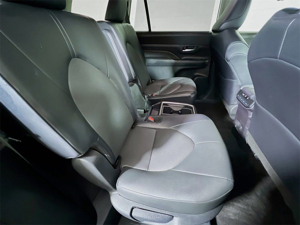 Certified 2025 Toyota Grand Highlander AWD image 24
