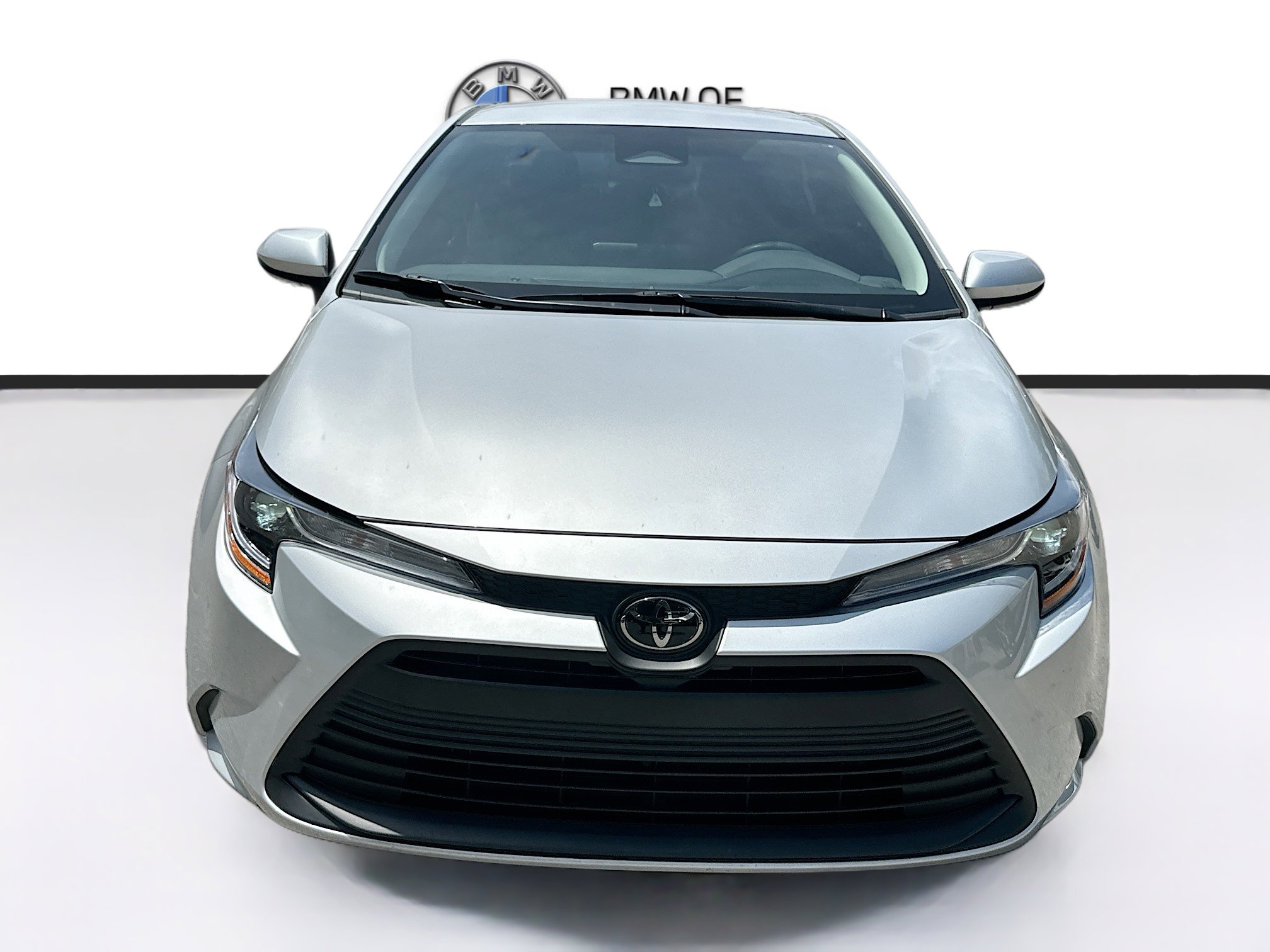 Used 2025 Toyota Corolla LE FWD image 2