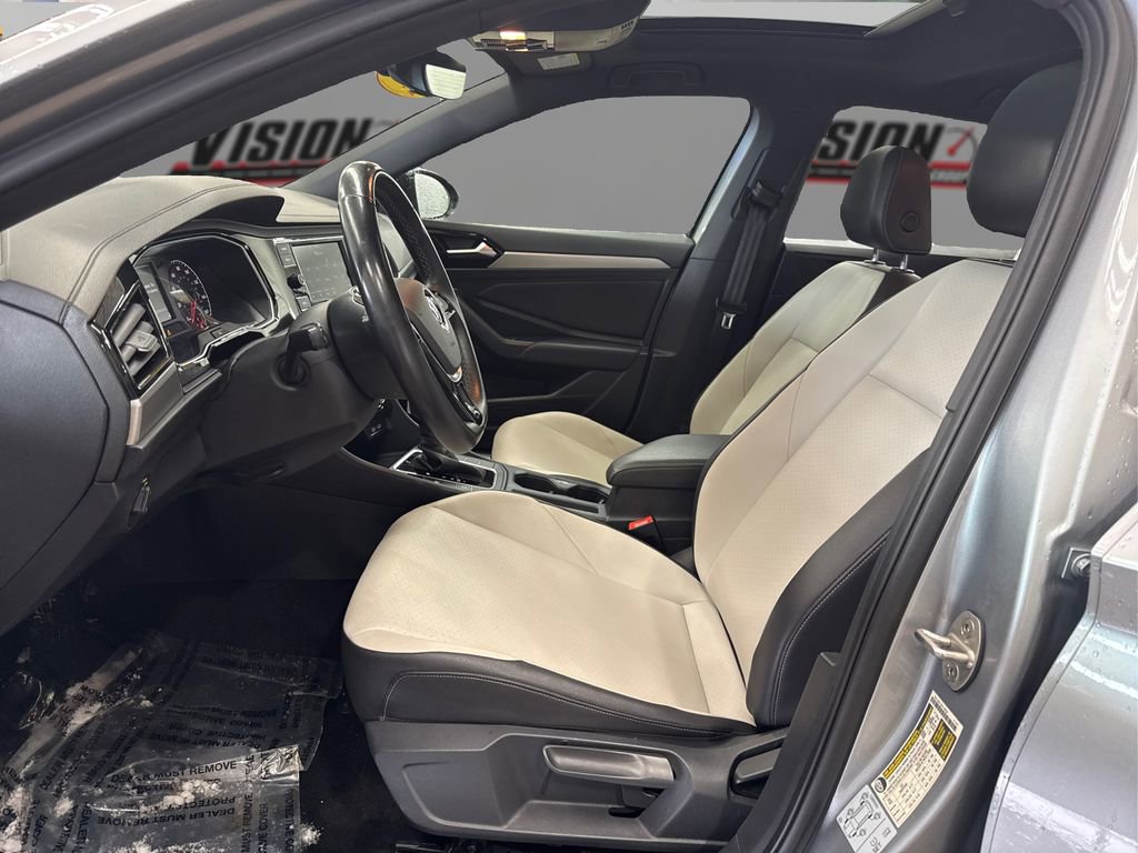 Used 2020 Volkswagen Jetta R-Line w/ R-Line Cold Weather Package image 9