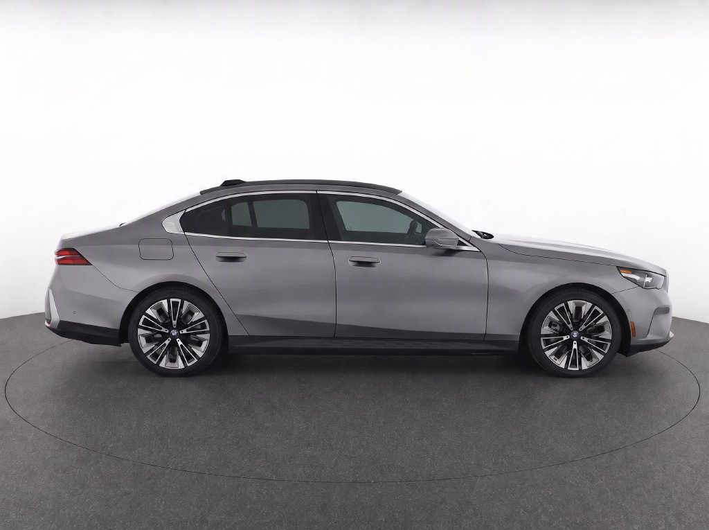 Certified 2026 BMW 530i RWD image 35