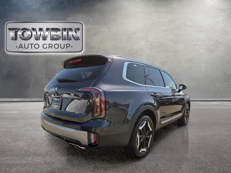 Certified 2025 Kia Telluride EX w/ EX Captain's Chair Package FWD image 5
