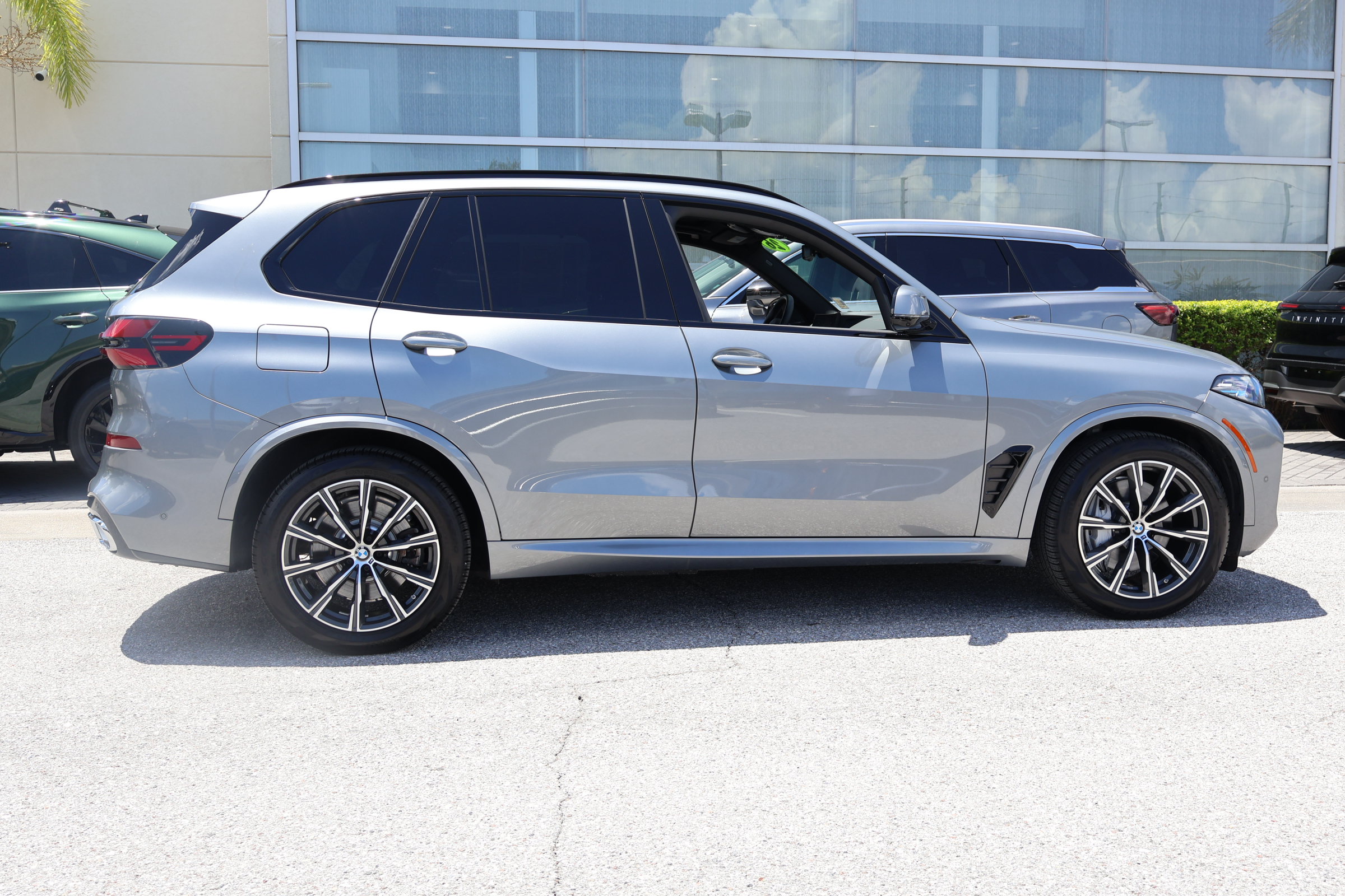 Used 2026 BMW X5 xDrive50e w/ Executive Package AWD/4WD image 11