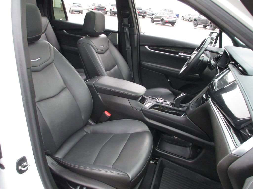 Used 2021 Cadillac XT6 Premium Luxury image 23