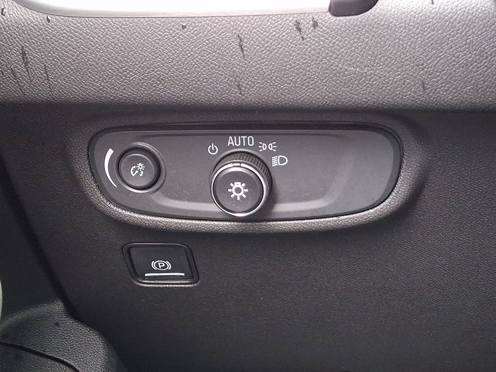 Used 2020 GMC Terrain SLE AWD/4WD image 21