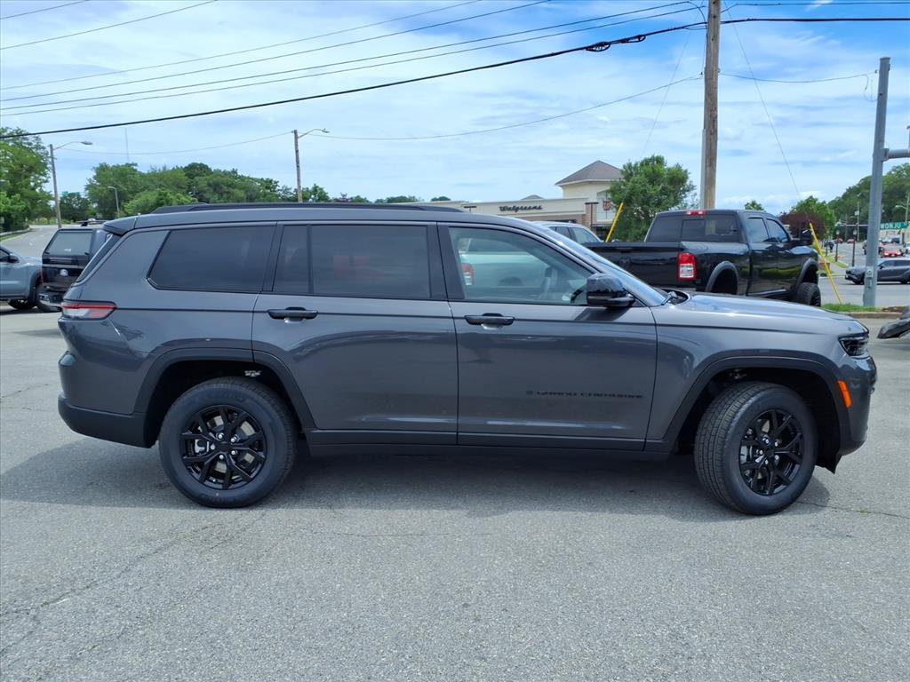New 2026 Jeep Grand Cherokee L 4WD image 3