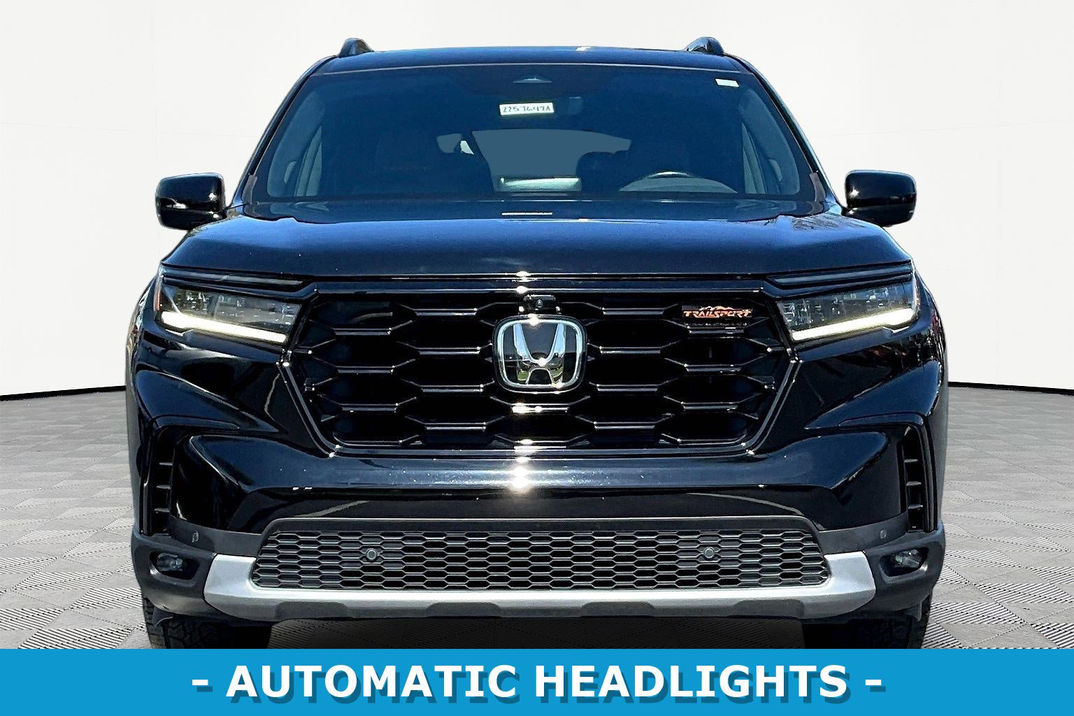 Certified 2024 Honda Pilot TrailSport image 2