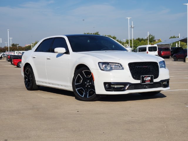 Used 2023 Chrysler 300 S w/ Comfort Group RWD image 2