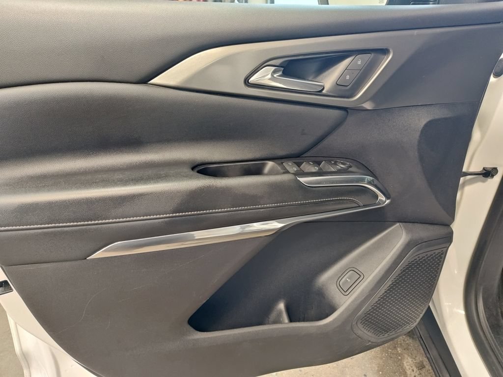 Used 2024 Chevrolet Traverse LS FWD image 16