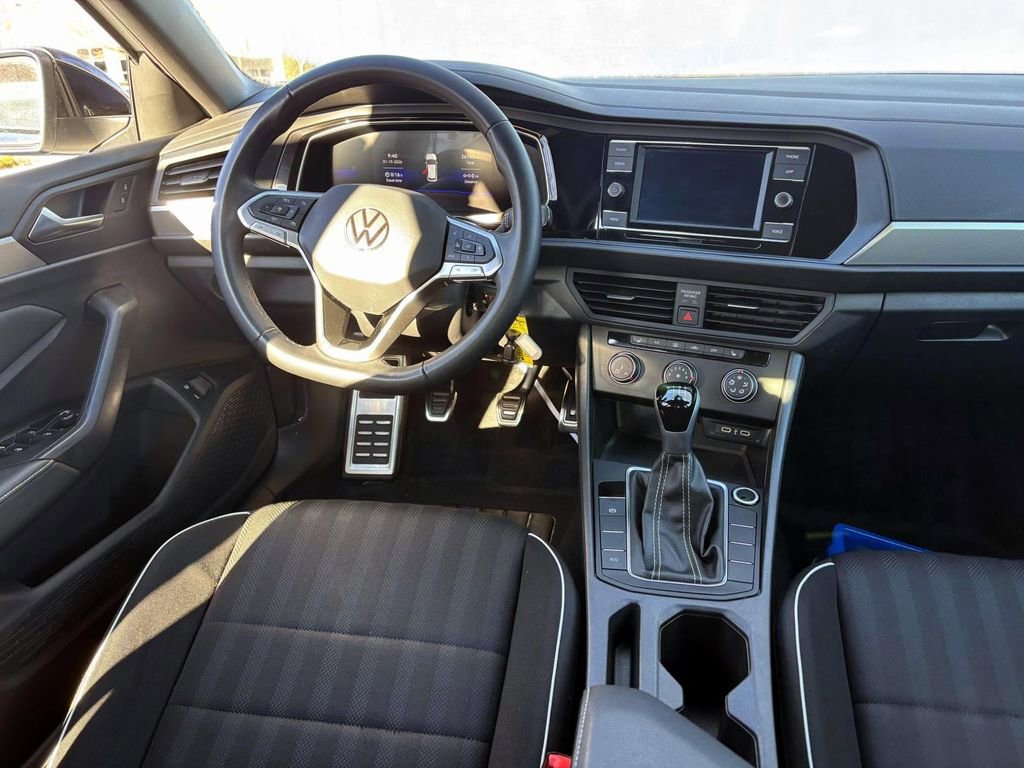 Used 2024 Volkswagen Jetta Sport image 27