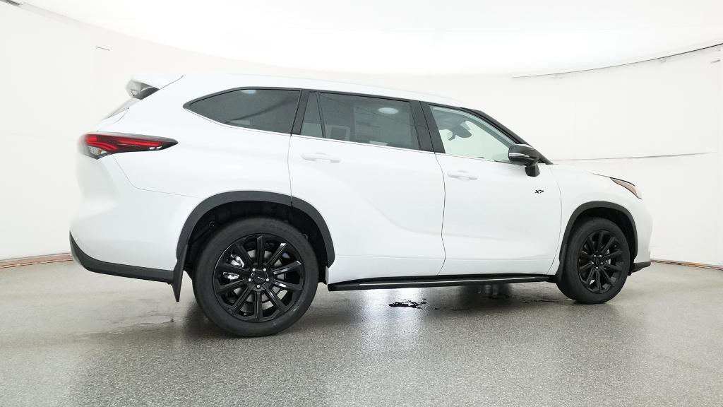 New 2025 Toyota Highlander Limited image 23