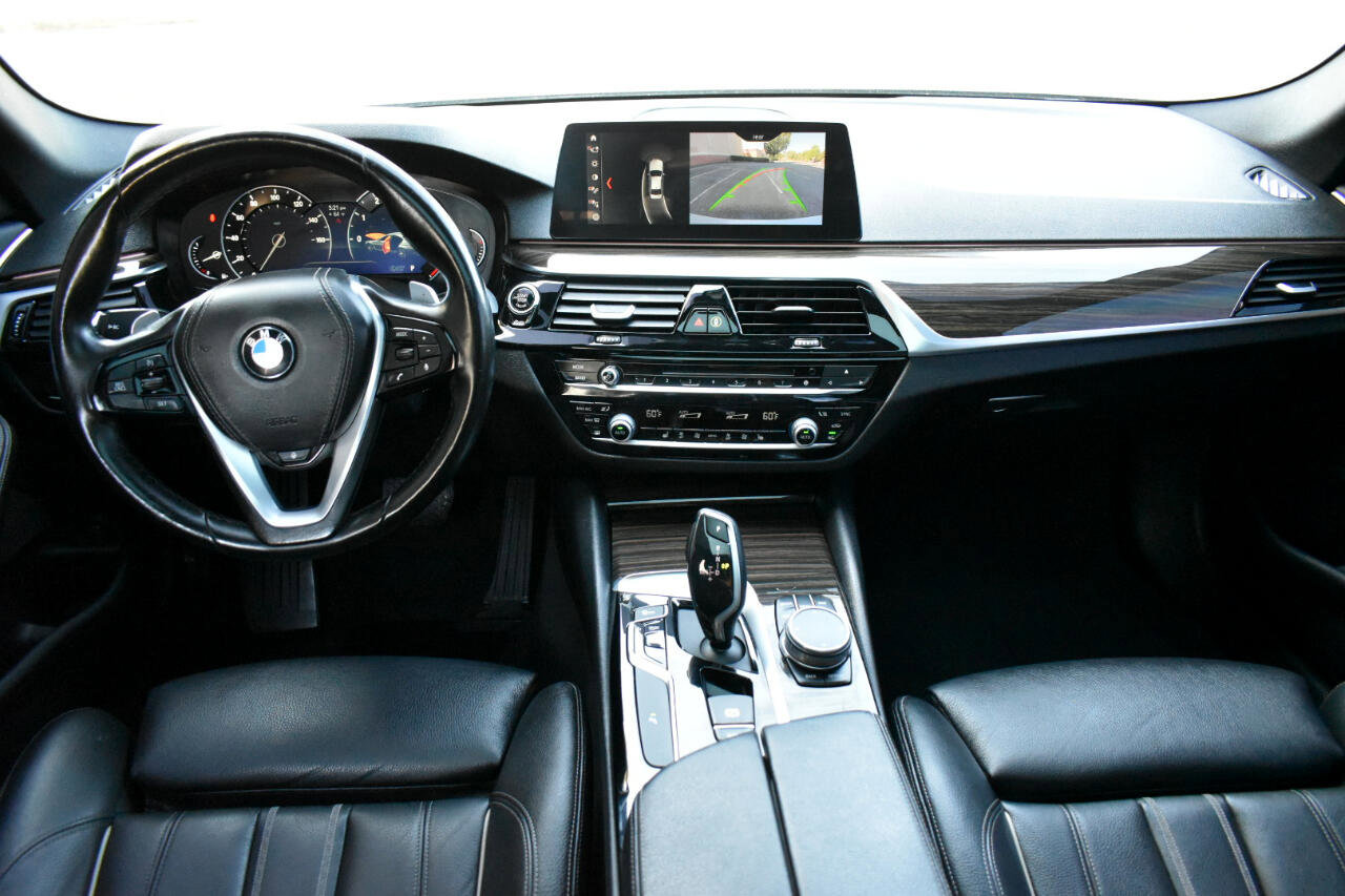 Used 2019 BMW 530i xDrive w/ Convenience Package image 11