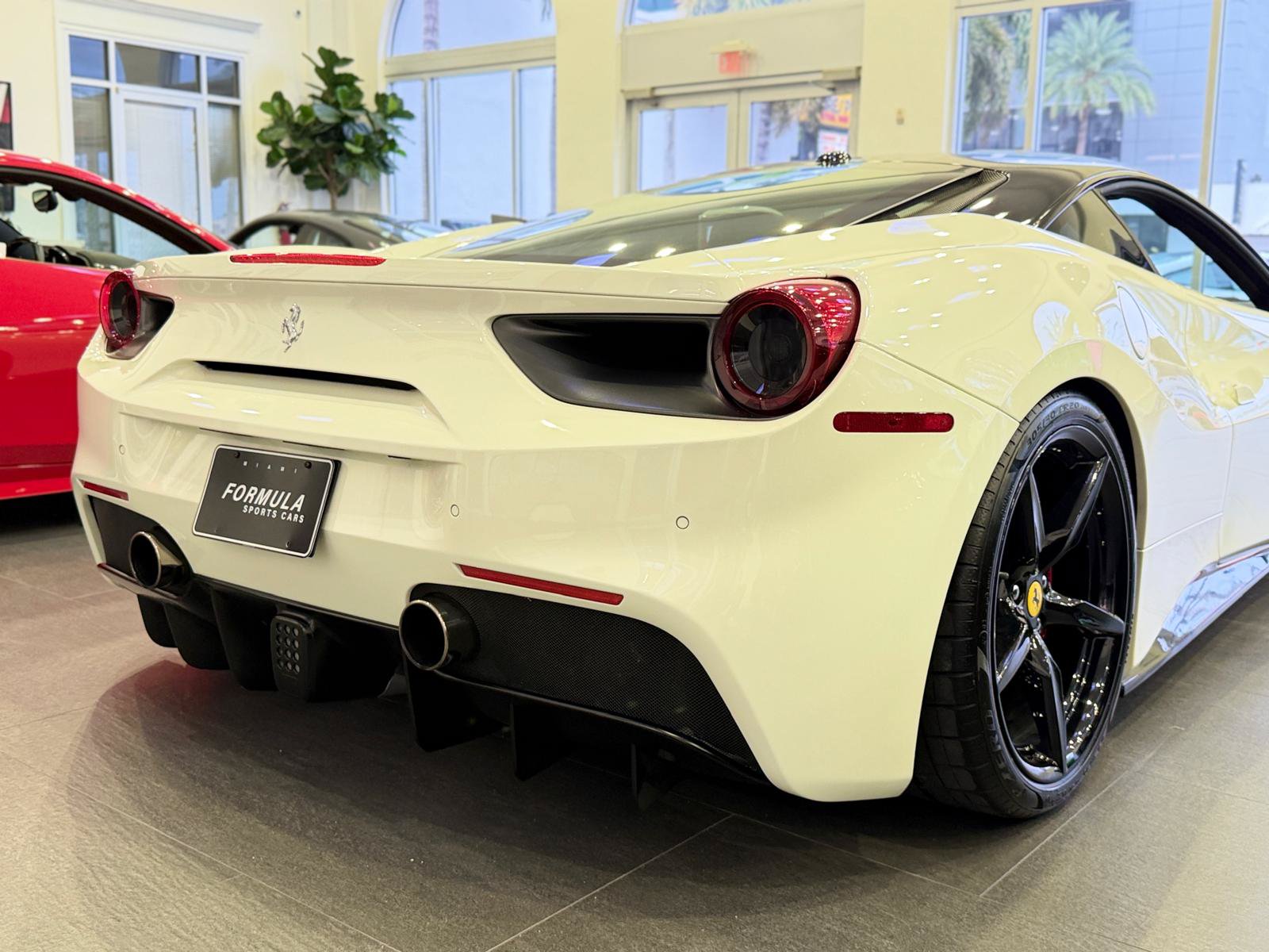 Used 2017 Ferrari 488 GTB RWD image 15