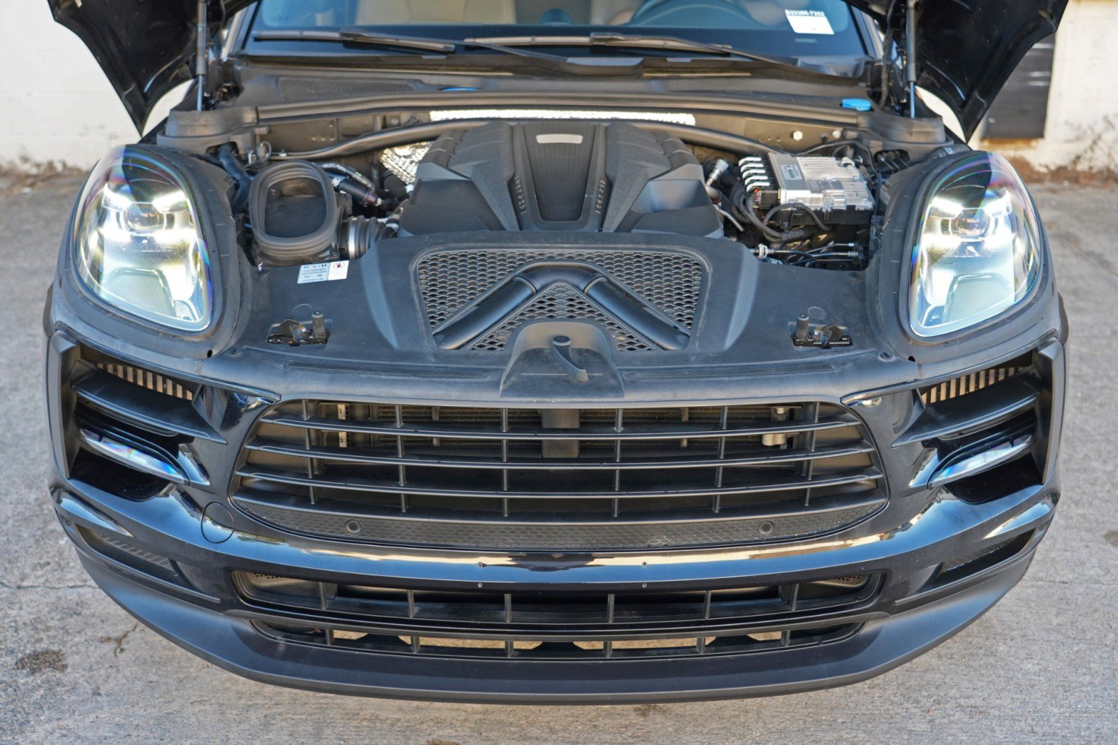 Used 2020 Porsche Macan S AWD/4WD image 8