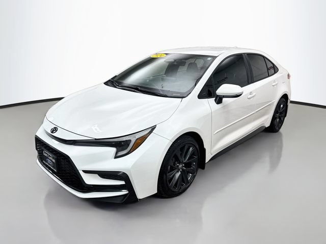 Used 2024 Toyota Corolla SE FWD image 3