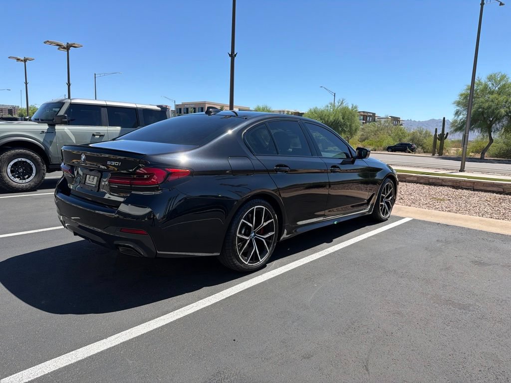Used 2023 BMW 530i w/ M Sport Package RWD image 4