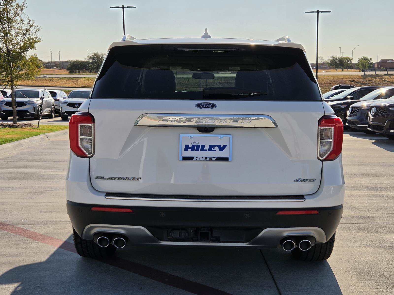 Used 2021 Ford Explorer Platinum w/ Equipment Group 601A AWD/4WD image 4