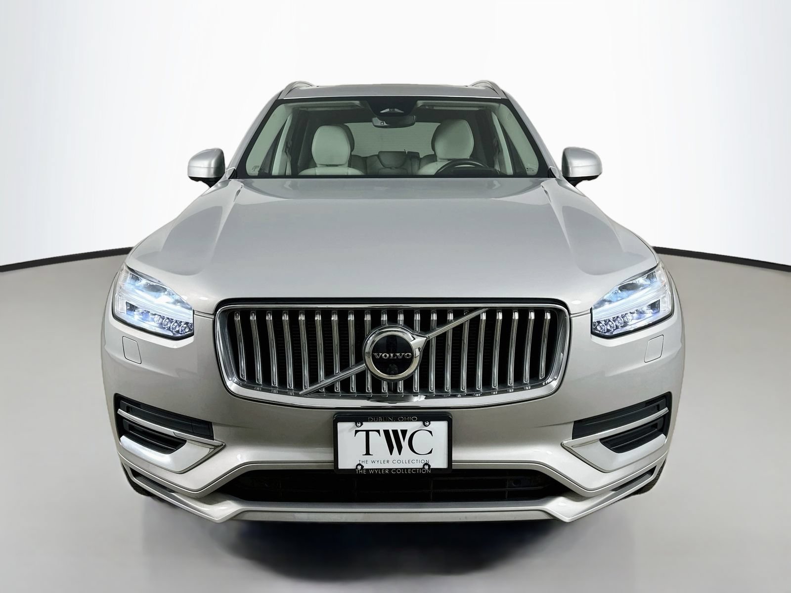 Used 2023 Volvo XC90 T8 Ultimate w/ Protection Package Premier AWD/4WD image 2