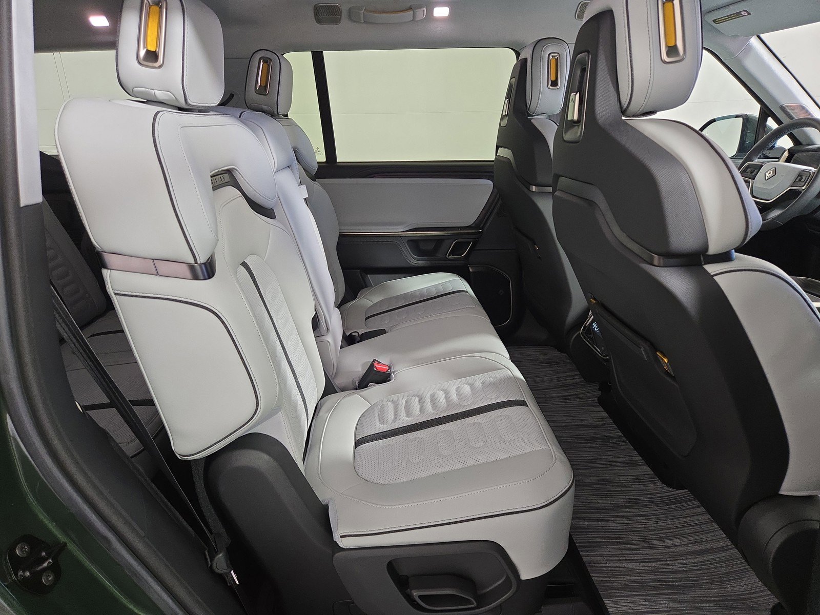 Used 2024 Rivian R1S Adventure image 23