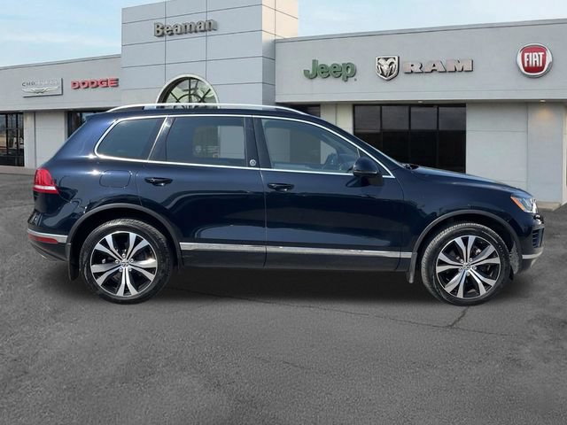 Used 2017 Volkswagen Touareg Wolfsburg Edition AWD/4WD image 8
