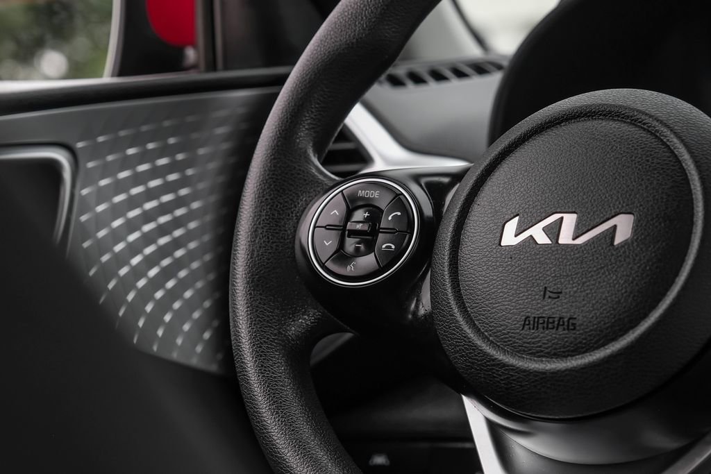 Used 2022 Kia Soul LX w/ Technology Package FWD image 16