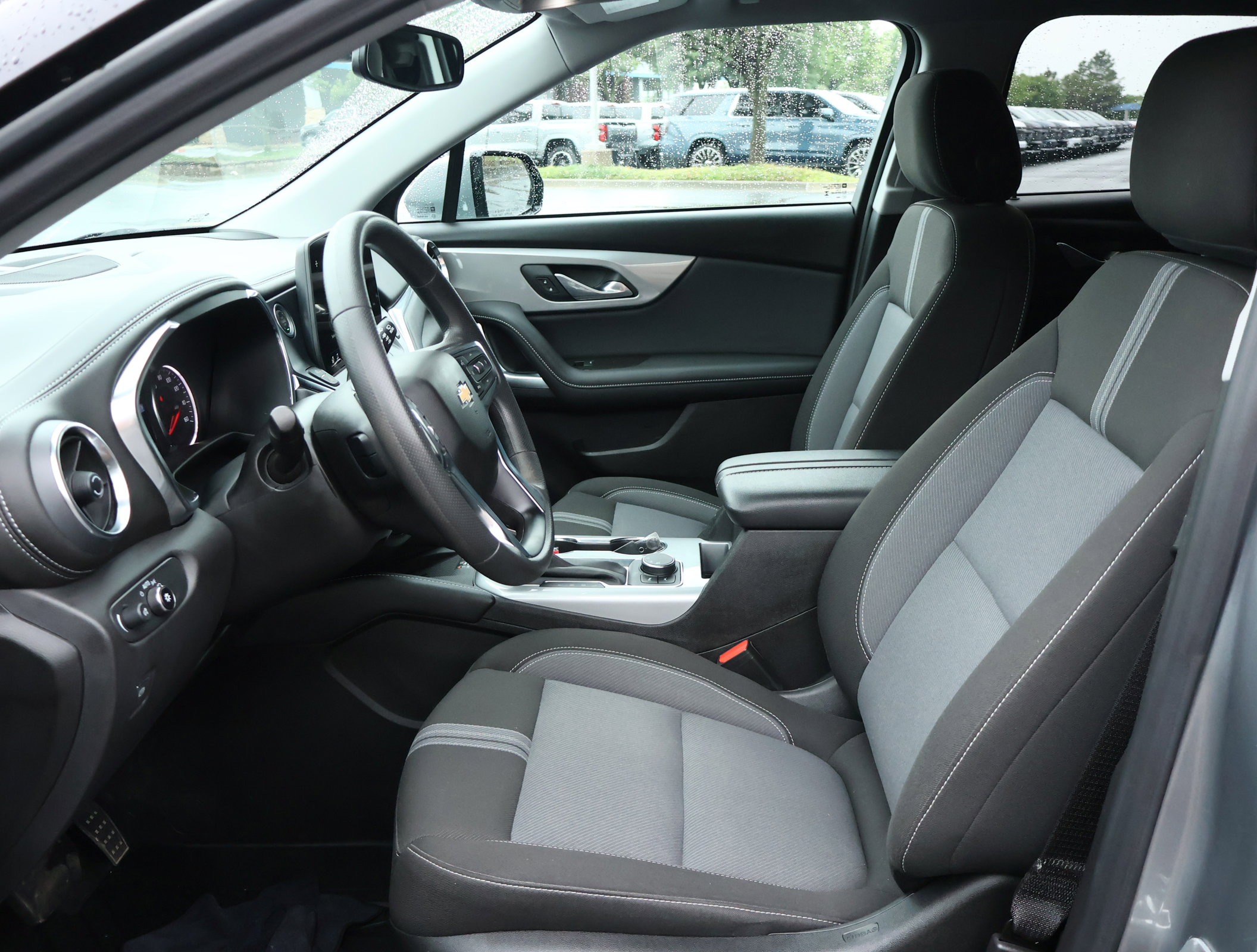 Used 2024 Chevrolet Blazer LT w/ Convenience Package FWD image 11