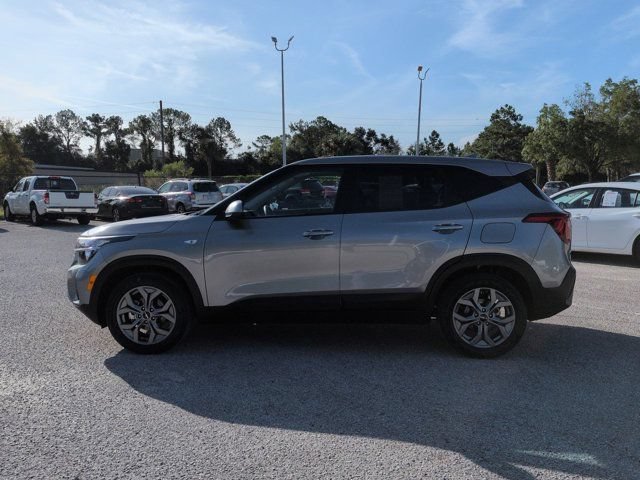 Used 2026 Kia Seltos LX FWD image 7