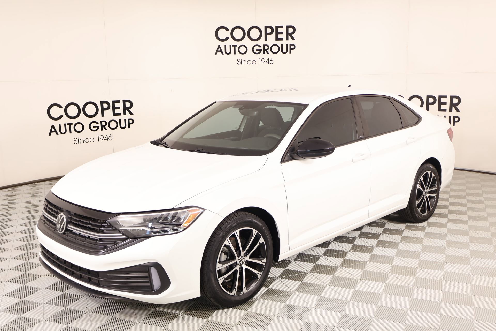 Used 2023 Volkswagen Jetta Sport FWD image 9