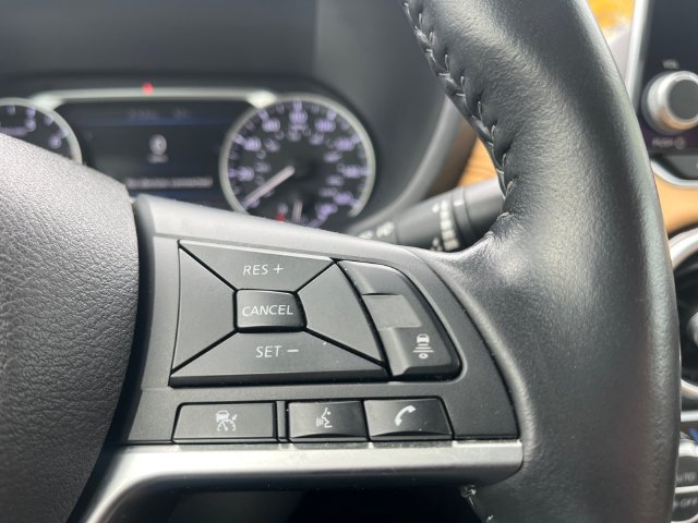 Used 2022 Nissan Sentra SV w/ SV Premium Package FWD image 30