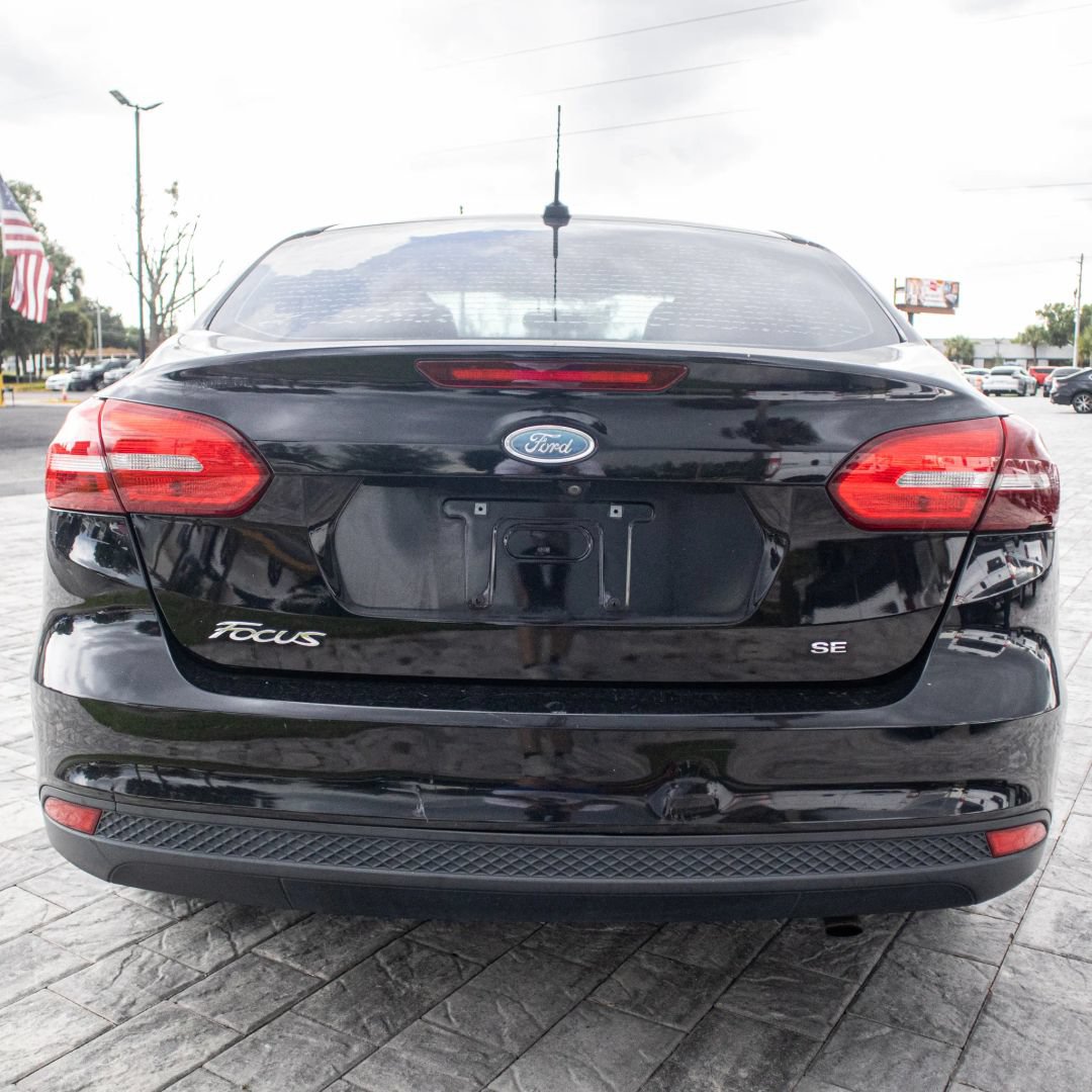 Used 2017 Ford Focus SE FWD image 6