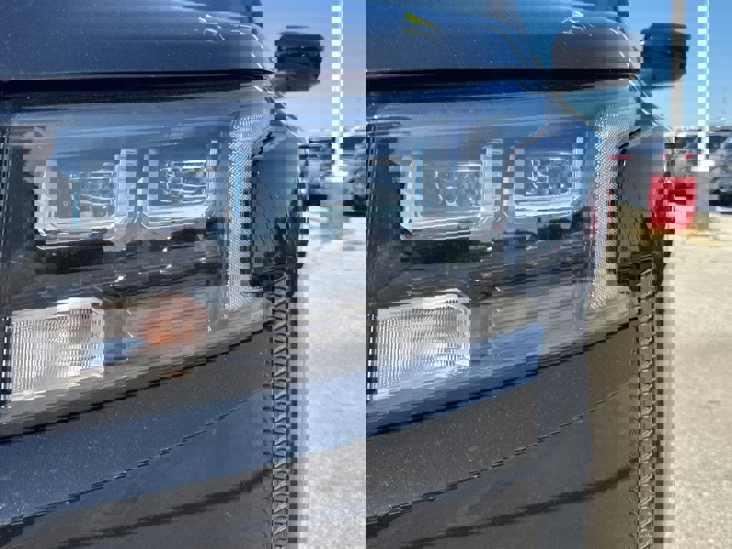 New 2026 Nissan Frontier SV w/ All-Weather Content Package image 9