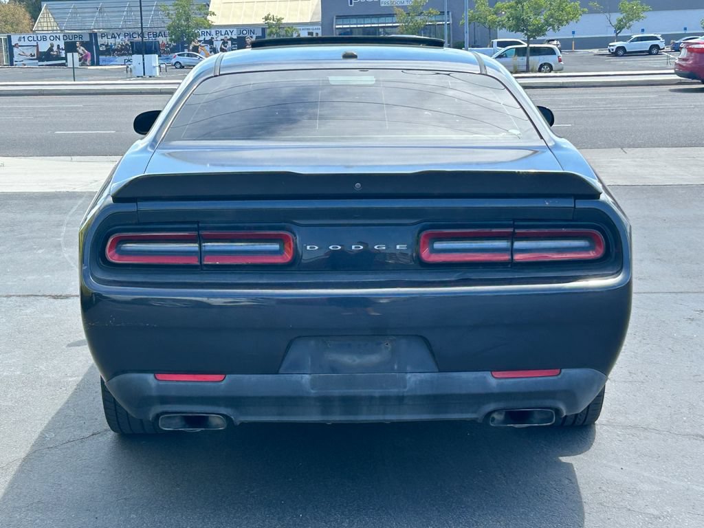 Used 2018 Dodge Challenger R/T RWD image 5