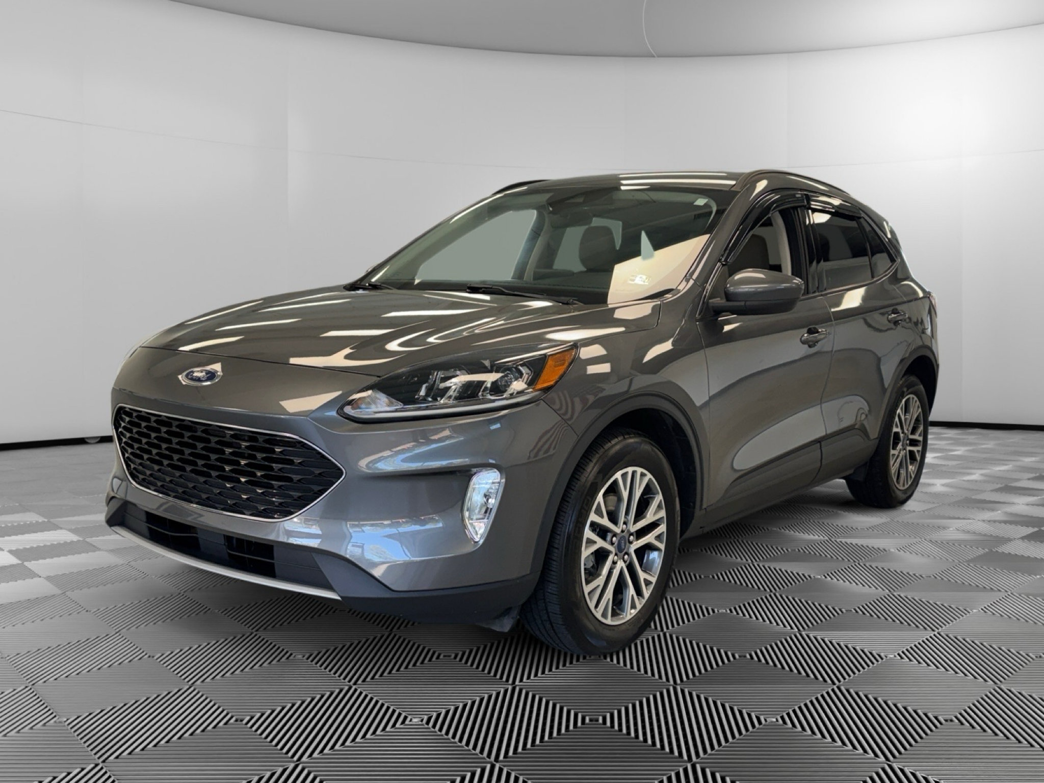 Used 2021 Ford Escape SEL w/ Technology Package AWD/4WD image 4