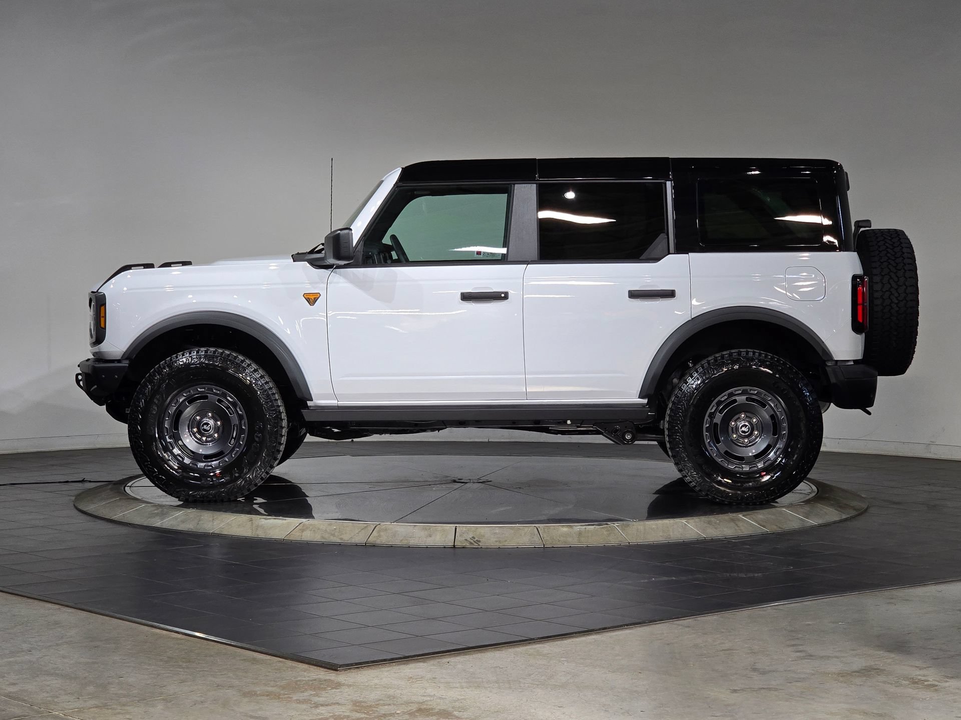 New 2025 Ford Bronco Badlands w/ Sasquatch Package AWD/4WD image 7
