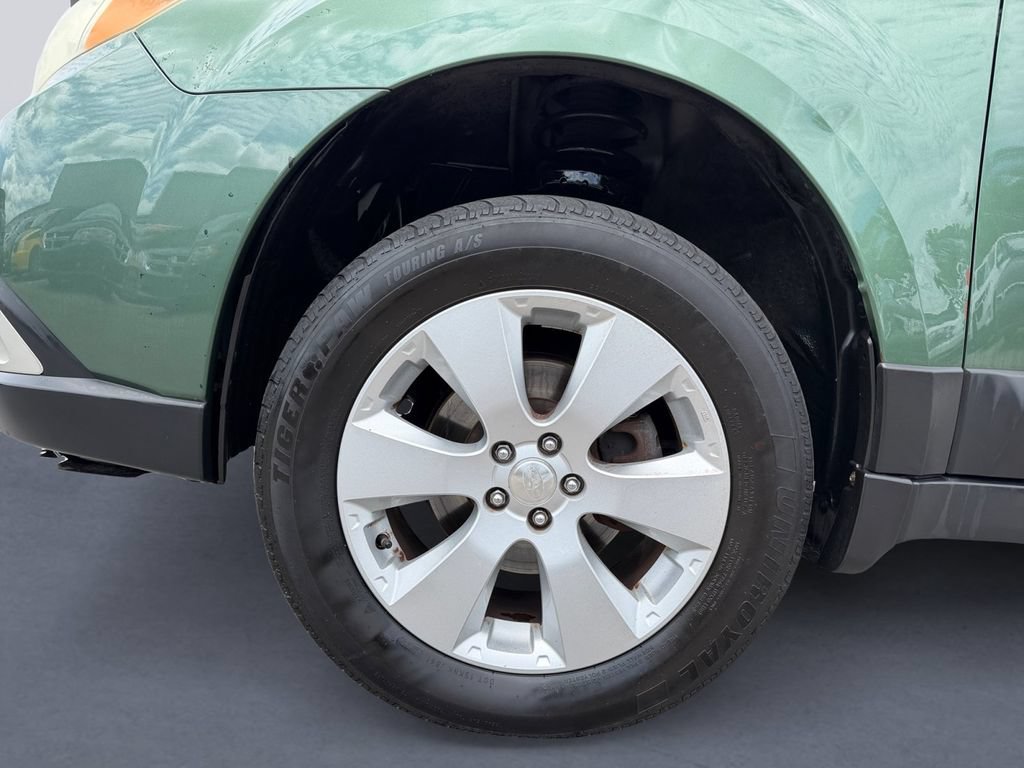 Used 2011 Subaru Outback 2.5i Limited AWD/4WD image 9