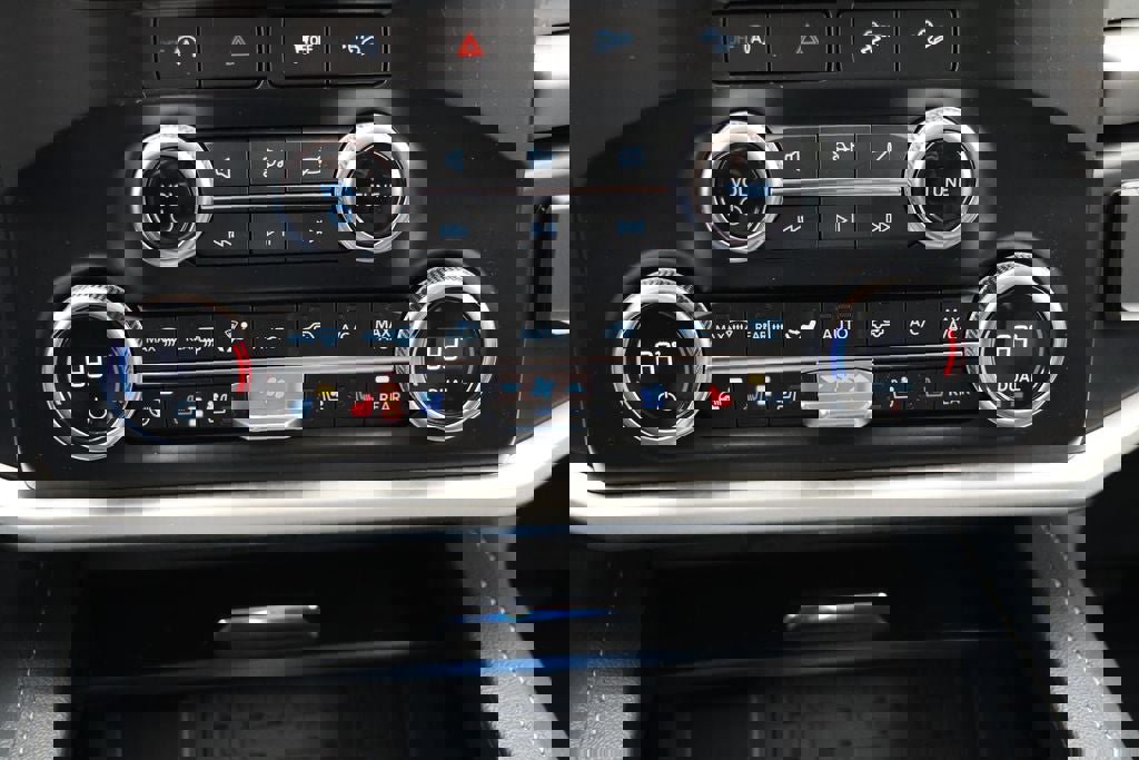 Used 2024 Ford Expedition XLT image 21