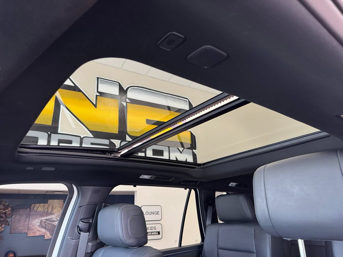 Used 2024 Toyota Sequoia Platinum AWD/4WD image 43